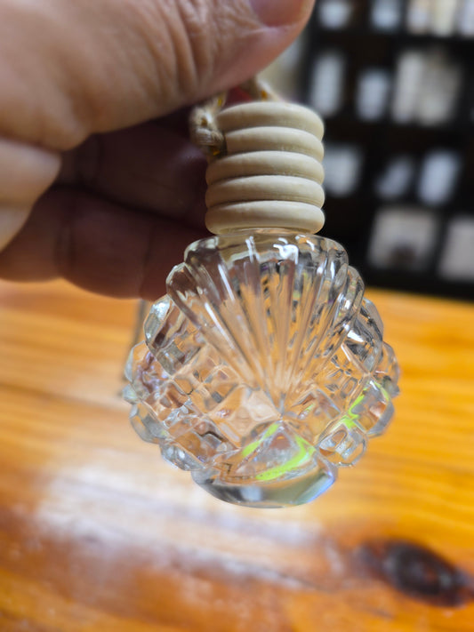 Botella Difusor de Auto Colgante de Vidrio – Perfume Vacío Tipo Concha (Shell) para Aceites Esenciales, Aromaterapia y Fragancias DIY para Automóvil